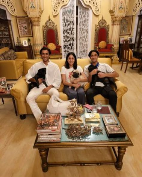 Gauravi Kumari, Padmanabh Singh, Bridal Boutique Interior, Maharaja Ranjit Singh, Fur Coat Men, Royal Indian, Richie Rich, Rich Family, Indian Attire