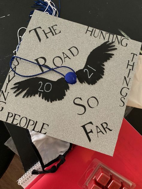 Twd Graduation Cap, Graduation Cap Designs Vampire Diaries, My Chemical Romance Graduation Cap, Graduation Cap Designs Supernatural, Supernatural Graduation Cap Ideas, Tvd Graduation Cap Ideas, Supernatural Graduation Cap, Graduation Cap Designs Twilight, Graduation Cap Aesthetic