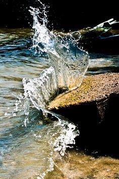 picturepoetess Movement Photography, High Speed Photography, Water Splash, Water Photography, Water Art, Splish Splash, On The Rocks, Ocean Art, Black Hole