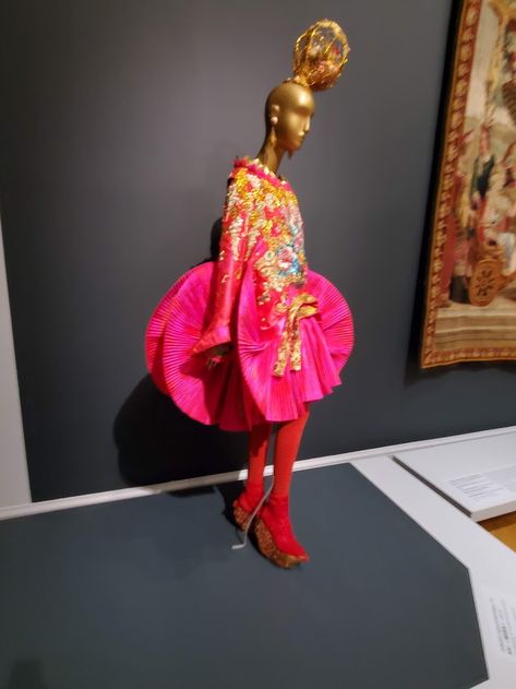 Photo - Google Photos Guo Pei Couture, Matador Costume, Haute Couture Outfits, Guo Pei, Legion Of Honor, Chinese Heritage, The Legion, Art News, Runway Collection