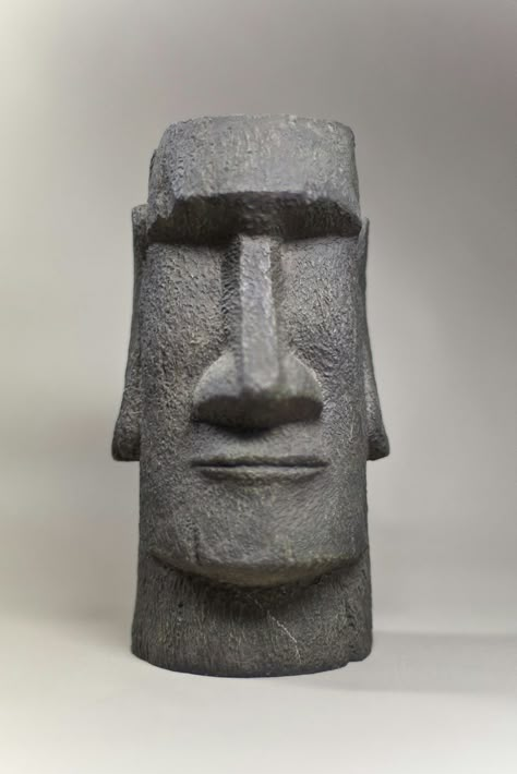 Alien Portrait, Easter Island Statues, Easy Clay Sculptures, Stone Statue, Sculpture Art Clay, Cement Art, Sculptures Céramiques, Paper Mache Art, Paper Mache Sculpture