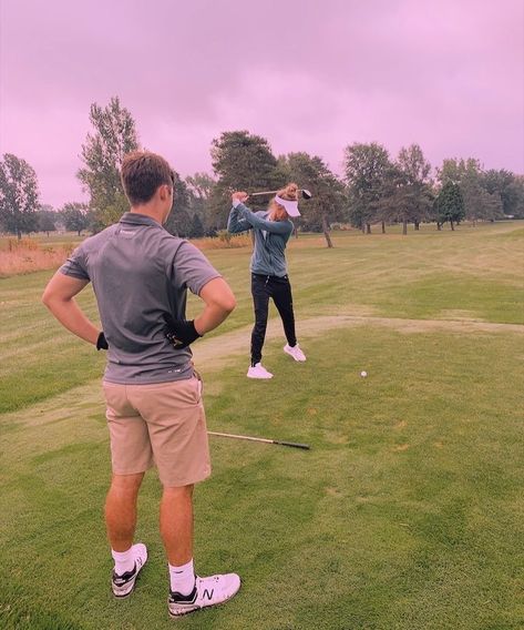 Golf Aesthetic Couples, Golf Relationship Goals, Golf With Boyfriend, Cute Golf Couples Pictures, Golf Couple Goals, Golf Couple Aesthetic, Golf Couple, Golf Girlfriend, Golf Date