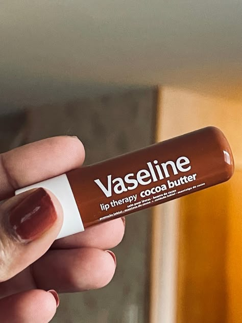 Cocoa Lip Balm, Vaseline Cocoa Butter Lip Balm, Coco Vaseline, Vaseline Lip Therapy Cocoa Butter, How To Smell Like Cocoa Butter, Vaseline Lipstick, Coquette Chocolate, Chocolate Lip Balm, Vaseline Cocoa Butter