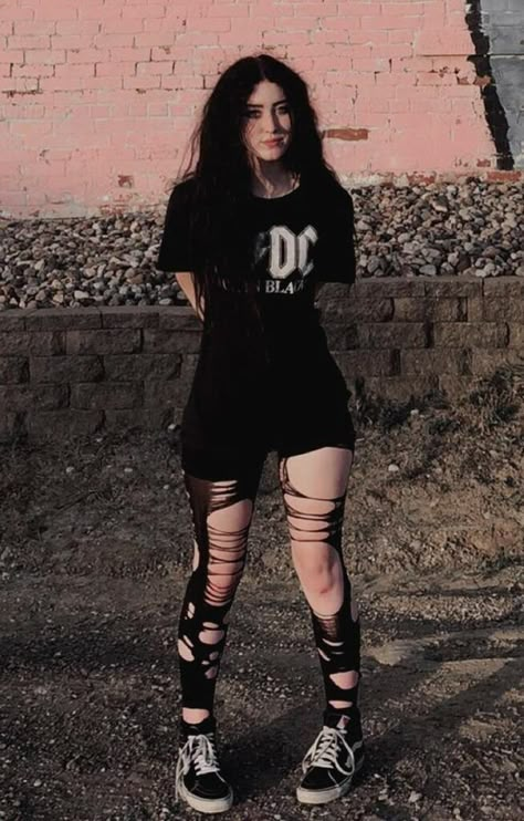 90s Grunge Aesthetic, Gothic Outfit, Fest Outfits, Grunge Outfit, Alt Outfits, Cool Outfit, Grunge Look, Alt Fashion, Style Looks