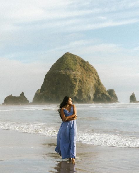 Cannon beach never disappoints 🌊🎞️🐚🌾 Canon Beach, Senior Sunday, Cannon Beach, August 19, Senior Pics, Senior Year, Pic Ideas, Senior Photos, Portrait Photographer