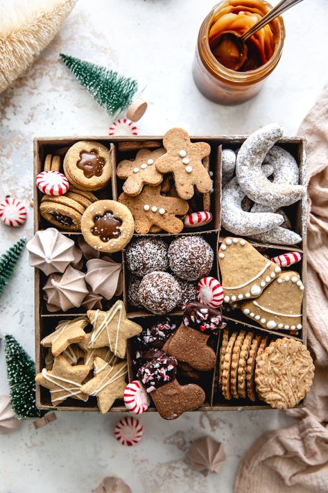 christmas cookies Cookie Boxes Packaging, Healthy Gingerbread Cookies, Healthy Gingerbread, Rum Truffles, Christmas Cookie Boxes, Gluten Free Christmas Cookies, Vegan Christmas Cookies, Christmas Cookie Box, Cookies Gift