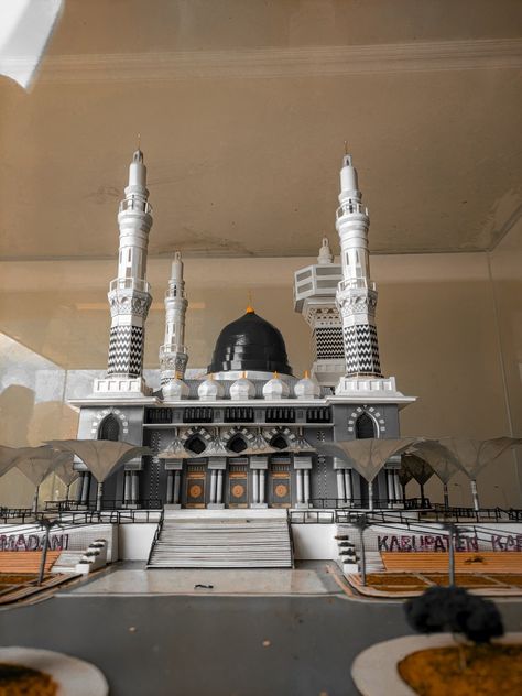 Miniatur Masjid Agung Madaniyyah, 📍 Kabupaten Karanganyar Jawa Tengah. Masjid Agung, Model Making, Quick Saves