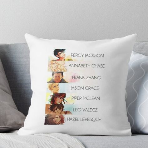 Percy Jackson Crafts, Percy Jackson Merchandise, Harry Potter Bedroom Decor, Percy Jackson Annabeth Chase, Bookshelf Inspiration, Character Clothes, Frank Zhang, Piper Mclean, Leo Valdez