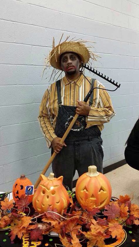 Zombie Pumpkin Farmer #DIYHalloweenCostumes #zombie #trunkotreat #halloween Pumpkin Farmer Costume, Dead Farmer Costume, Mens Farmer Costume, Zombie Cowboy Costume, Scary Farmer Halloween Costume, Farmer Skeleton, Horror Farm, Farmer Halloween Costume, Farmer Halloween