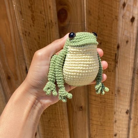 Crochet Pattern Frog Toad PDF Amigurumi Tutorial Cute Froggy Amigurumi Body Frog Pattern - Etsy UK Crochet Realistic Frog, Crochet Frog Pattern, Frog Crochet Pattern, Cute Froggy, Amigurumi Frog, Big Crochet, Frog Doll, Frog Crochet, Frog Pattern