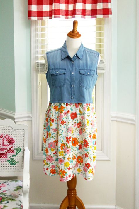 Denim Shirt Dress Upcycling Project | Refashion an old shirt into this summery sundress! Umgestaltete Shirts, Summer Sewing Projects, Clothing Upcycle, Recycled Dress, Summer Sewing, Shirt Refashion, Denim Shirt Dress, Recycled Denim, Refashion Clothes