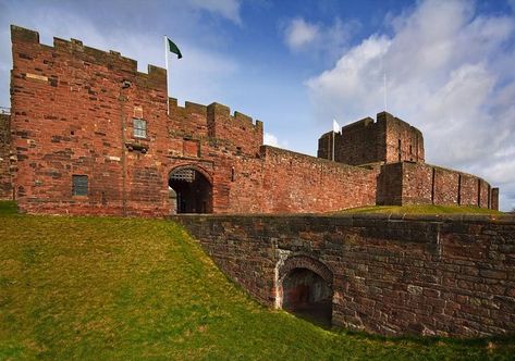 Carlisle Castle, Carlisle, Cumbria, UK, is over 900 years old and has been the scene of many historical episodes in British history. It was first built during the reign of William II in 1093. In 1122, Henry I built a stone castle with a keep and city walls. The existing keep dates from 1122-1135. Carlisle Castle, Carlisle Cumbria, Stone Castle, Best Western Hotel, Watchful Eye, Mary Queen Of Scots, Tyne And Wear, Weekend Breaks, British History