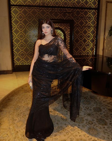 wore a saree, don’t know how to act anymore ♠️👸🏻🪔 . . Saree @adabymehar Earrings @theater.xyz . . #indian #saree #predrapedsaree #ethnic #indianwear #diwali #shaadiseason #festivewear #black #desi #pinterest #bhfyp Black Indian Reception Outfit, Black Saree Wedding, Black Top Outfits, Saree Styles For Farewell, Indian Reception Outfit, Western Saree, Desi Pinterest, Indian Fits, Black Tie Outfits