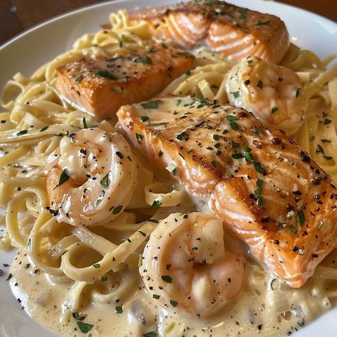 Salmon And Shrimp Pasta, Salmon And Shrimp Alfredo, Salmon Alfredo Pasta, Salmon Alfredo, Shrimp Alfredo Pasta Recipes, Best Dinner Ideas, Creamy Salmon, Complete Meals, Creamy Shrimp Pasta