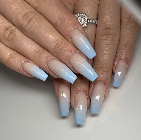 Ombray Blue Nails, Blue Boomer Nails, Pale Blue Ombre Nails, Blue And White Nails Ombre, Baby Blue Nails Ombre, Light Blue Ombré Nails, White To Blue Ombre Nails, Baby Boomer Bleu, Baby Boomer Blue