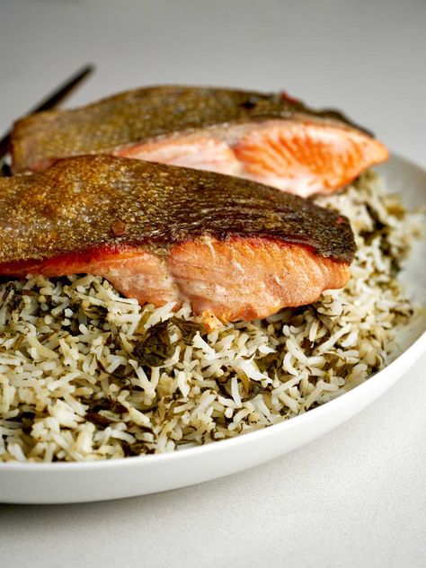 This recipe will help you make perfect, herby Sabzi Polo, plus an option to include salmon for tasty Sabzi Polo ba Mahi! Saffron Uses, Sabzi Polo, Kuku Sabzi, Herb Rice, Balance Eating, Rice Types, Persian Rice, Persian New Year, Salmon Skin