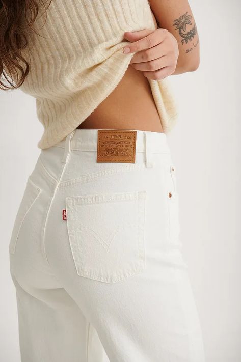 Levis 501 White Jeans, White Levis 501, White Levis Jeans Outfit, Levi Jeans Outfit, Aristocratic Style, Style Blue Jeans, White Levis, Christmas Lists, Levis Pants