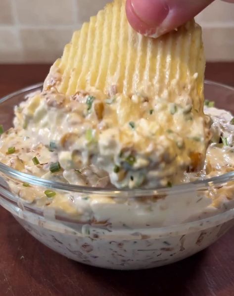 Onions Caramelized, Caramelized Onion Dip, Good Recipes, Onion Dip, Deli Food, Caramelized Onion, Interesting Food Recipes, Easy Snacks, Dipping Sauce