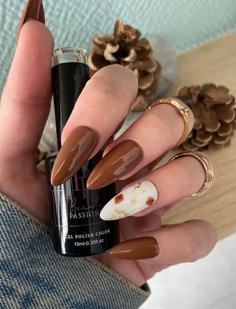 Cappuccino Nails Color, Nail Fashion Trends, Chic Nail Art, Fall Manicure, Quartz Nail, Acrylic Nail Art, Chic Nails, Nail Paint, Nail Extensions