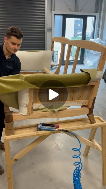 PERCE & WILLIAMS on Instagram: "Watch as I upholster the arm on our most popular design of sofa, the Evelyn 🛋️.   Upholstered in a gorgeous @schumacher_uk velvet.  Contact us with any enquiries you may have or visit www.perceandwilliams.co.uk for more.   #perceandwilliams #upholstery #furniture #furnituredesign #bespoke  #britishmade #watchmework #atwork #interiors #interiordesign #luxuryinteriors #highendinteriors #luxuryfurniture #livingroomdecor  #designideas #handmadefurniture #handmadeuk #homeinterior #homeinsperation #decor #footstool #bespokefurniture" Diy Sofa Upholstery, Diy Upholstered Chair, Arm Chair Design, Reupholster Couch, Painted Upholstery, Sofa Reupholstery, Natural Wood Kitchen Cabinets, Upholstery Techniques, Sofa Reupholstered