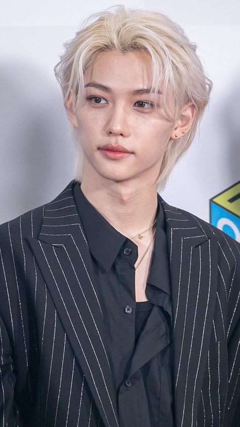 Felix Blonde Hair, Spirit Day, Texas Teacher, Prince Felix, Felix Lee, Skz In Cute, Savage Kids, The Perfect Guy, Lee Felix