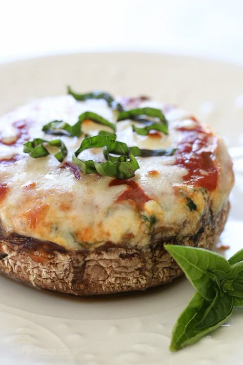 Veggie Lasagna Stuffed Portobello Mushrooms Veggie Lasagne, Mushrooms Stuffed, Stuffed Portobello Mushrooms, Stuffed Portobello, Veggie Lasagna, Nice Recipes, Skinny Taste Recipes, Cooked Vegetables, Meatless Meals