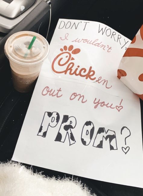 Hoco Poster Ideas Starbucks, Chickfila Hoco Proposals, Starbucks Promposal Ideas, Chicken Promposal, Chick Fil A Hoco Proposal, Chick Fil A Promposal, Prom Posals For Boyfriends, Starbucks Hoco Proposal, Starbucks Promposal