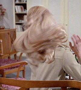 Blonde Gif, Hair Gif, Color Your Hair, Catherine Deneuve, Adriana Lima, Dream Hair, Vintage Hairstyles, Blonde Girl, Old Hollywood