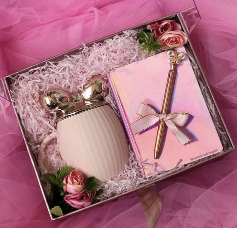 Ceramic Mug, a journal and a ballpoint pen wrapped in a pink theme for Valentine’s Day. Valentines Day Hampers, Box Wrapping Ideas, Valentines Hamper, Regalos Ideas, Aquarium Architecture, Gift Box Ideas, Hampers For Her, Mug Box, Box Wrapping