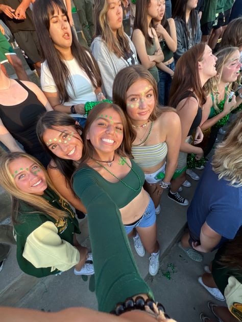 Green Football Game Outfit, Green Out Football Theme Outfit, Green And Gold Spirit Day, Green Spirit Day Outfit, Gold Football Theme, Usa Football Theme Outfit, Fnl Themes, All Green Outfit, Highschool Life