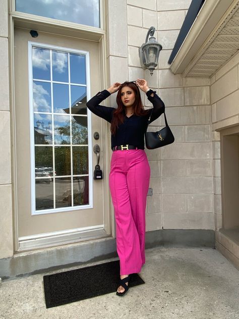 Pink pants with black top black sunglasses black YSL bag and black shoes Black Top And Pink Pants, Pink Pants And Black Top Outfit, Outfits Bright Colors, Neon Pink Pants, Pink Pants Outfit, Black Top Outfit, Pants Outfit Casual, Pink Pants, Weekend Wear