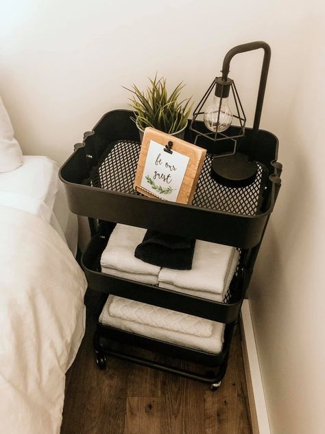 Guest Bedroom Toiletries Basket, Guest Room Cart Ideas, Guest Room Cart, Guest Room Basket Ideas Welcome Bags, Guest Bedroom Necessities, Air Bnb Room Ideas, Guest Room Gift Basket Ideas, Guest Room Basket Ideas, Bnb Ideas Interior Design