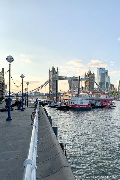 Tower Bridge in London at sunset. The view from the Thames is lovely. Click through for more pictures on the A Lady in London blog.  #towerbridge #london Aesthetic London Pictures, Travel Aesthetic London, City Aesthetic London, London Monuments, London In Summer, Aesthetic Places London, Pictures Of London, London Landscape, Uk Aesthetic