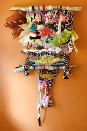 Weaving with mixed media | VICKI'S WEAVING Art With Objects, Pop Up Ideas, Scrap Fabric Crafts, Macrame Crochet, Layered Fabric, Crochet Weaves, Macrame Weaving, Weaving Ideas, Year 6