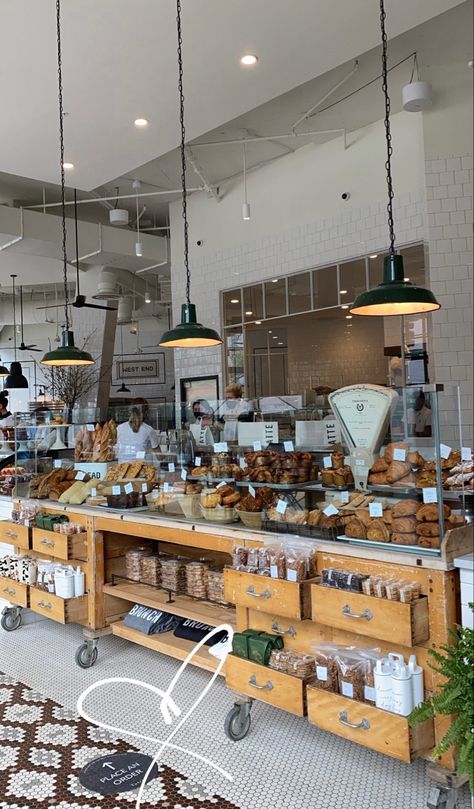 Restaurant Merchandise Display, Rustic Bakery Interior, Farm Cafe Design, Cafe Bakery Interior Design, Small Food Shop, Delicatessen Design, Deli Display, Rustic Bakery, Bakery Shop Design