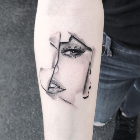 Tattoo Of Female Face, Tattoo Of Woman Faces, Tattoo Ideas Female Face, Womens Face Tattoo Design, Tattoo Of A Face, Womans Face Tattoo, Human Face Tattoo, Female Face Tattoo Ideas, Female Face Tattoo Design