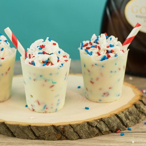 4th of July is here, which means it’s time for Independence Day cocktails!! If you’re looking for 4th of July cocktail recipes, Independence Day drinks, or fun summer cocktails, you need to check out this board! Here we have tons of red, white, and blue cocktails and they’re all perfect as Independence Day party drinks. Independence Day jello shots, slushy 4th of July mixed drinks, simple red, white, and blue shooters, we have it all!! Edible Shot Glasses, Strawberry Cocktail, Easy Mixed Drinks, 4th Of July Cocktails, Chocolate Vodka, White Chocolate Liqueur, Best Summer Cocktails, Candy Cocktails, Pudding Shots