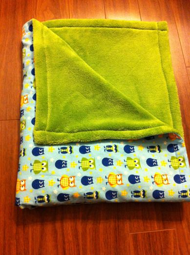 Easy Sew Blanket, Easy Blankets To Make, Fleece And Flannel Blanket Diy, Fleece Blanket Ideas, New Sew Fleece Blanket, Flannel Baby Blankets To Sew, Baby Comfort Blanket Sewing Pattern, Kids Fleece Blanket Size, No Sew Fleece Blanket Dimensions