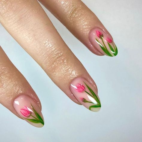 #nails #nailart #nailsofinstagram #manicure #u #nailsoftheday #gelnails #beauty #nail #nailsonfleek #nailsart #nailstagram #naildesign #nailsdesign #acrylicnails #nailstyle #instanails #naildesigns #nailtech #nailpolish #nailsnailsnails #inspire #nailswag #nailartist #love #gelpolish #unhas #gel #glitternails #nailinspo Tulip Nails, Kutek Disney, Unghie Sfumate, Summery Nails, Spring Nail, Minimalist Nails, Dream Nails, Fire Nails, Classy Nails