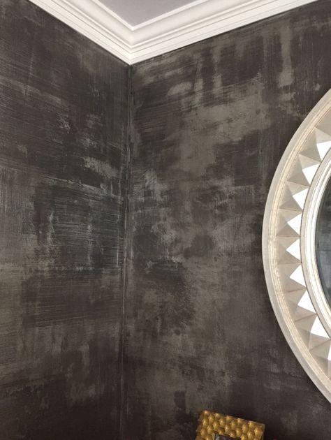 Modern Masters metallic plaster Tungsten, pewter foil and Modern Masters Black Pearl glaze, by Tracy Wade Design. Bedroom Feature Wall, Paper Bedroom, Black Walls Bedroom, Venetian Plaster Walls, Feature Wall Bedroom, Faux Walls, Faux Painting, Foyer Decorating, Venetian Plaster