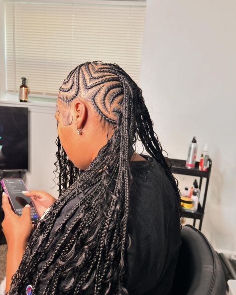 Braided Mohawk 🥰🥰 Braid Mohawk For Black Women, Mohawk Braid For Black Women, Braided Mohawk Black Hair, Mohawk Hairstyles For Black Women, Mohawk Braids, Braided Mohawk, Mohawk Braid, Feed In Braids Hairstyles, Quick Braided Hairstyles