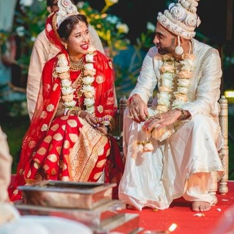 Groom Bengali Wedding Outfits, Bengali Groom Outfit, Bengali Groom Outfit Wedding, Bengali Bride And Groom, Bengali Groom, Kolkata Wedding, Marriage Outfit, Wedding Ootd, Indian Things