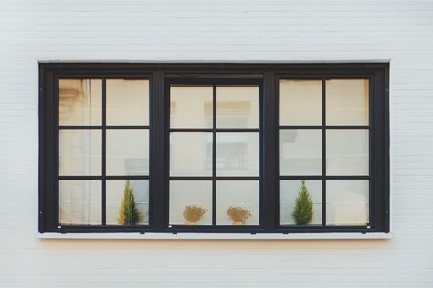 white exterior black trim Black Window Trim, Exterior Window Trim Ideas, Black Windows Exterior, Black Window Trims, Greige Walls, White Exterior Paint, White Exterior Houses, Porch Accessories, Window Trim Exterior