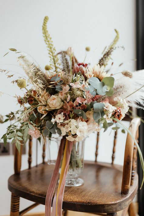 Dried Flower Bouquet Wedding, Wedding Flowers Wildflowers, Bridal Bouquet Summer, Wildflower Wedding Bouquet, Velvet Bridesmaid, Flower Boquet, Rime Arodaky, Dried Flowers Wedding, Boho Wedding Bouquet