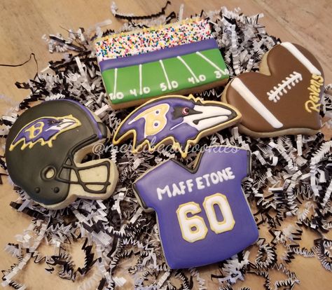 Ravens Birthday Party, Ravens Cake, Baltimore Ravens Birthday Party Ideas, Baltimore Ravens Cookies, Baltimore Ravens Party Ideas, Baltimore Ravens Christmas Tree, Football Desserts, Baltimore Ravens Superbowl, Alice In Wonderland Props