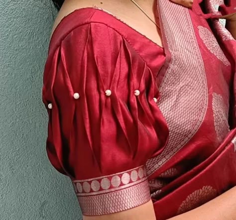 Sleeve Designs Fashion, Bahi Design, Blouse Sleeve Designs, Golden Blouse Designs, Ruffle Blouse Designs, Modern Blouse Designs, Plain Blouse Designs, 50 Blouse Designs, Latest Bridal Blouse Designs