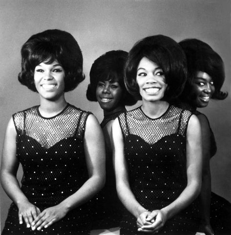 A Magical Ten Seconds of the Shirelles | The New Yorker The Shirelles, Singing Groups, 60s Girl, The Supremes, Black Glamour, Oldies Music, Vintage Black Glamour, Historical Moments, Black Music