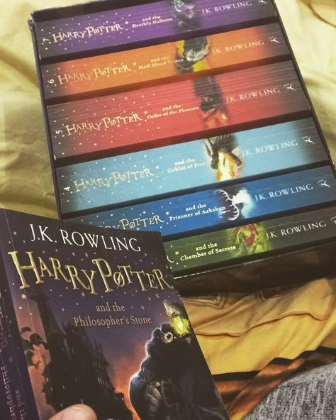 Old Book Collection, Books Aesthetic Harry Potter, Harry Potter Book Set Aesthetic, Books Harry Potter Aesthetic, Reading Harry Potter Books Aesthetic, Harry Potter Aesthetic Book, Harry Potter Books Collection, Harry Potter Series Books, Harry Potter Book Aesthetic