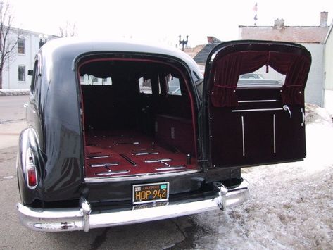 1946 Cadillac Limousine Style Hearse by Superior Hearse Photoshoot, Hearse Aesthetic, Hearse Carriage, Hearse Car Custom Interior, Goth Hearse Car, Gothic Hearse Car, Flower Car, Horse Drawn, Car Car