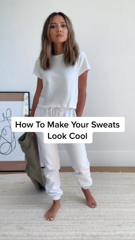 How To Style Sweatpants, Styling Videos, Viral Products, Cute Sweatpants Outfit, Cute Sweatpants, Style Sweatpants, Sweatpants Outfit, Dress Comfortable, Day Outfits